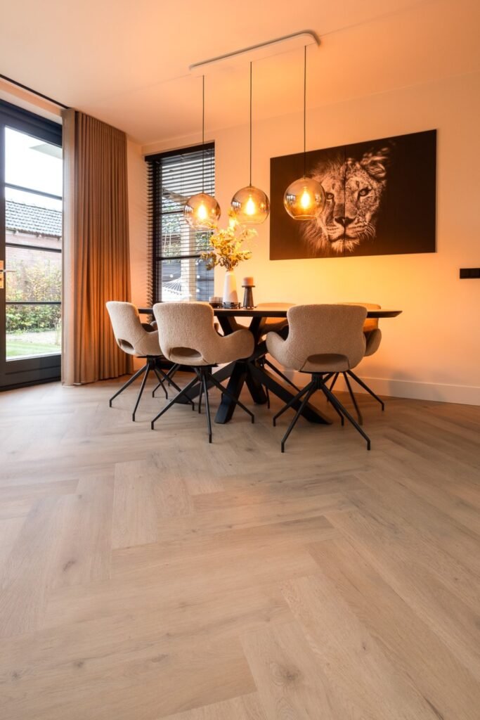 Belakos Attico 82 Visgraat Plak PVC Bruin - Belakos