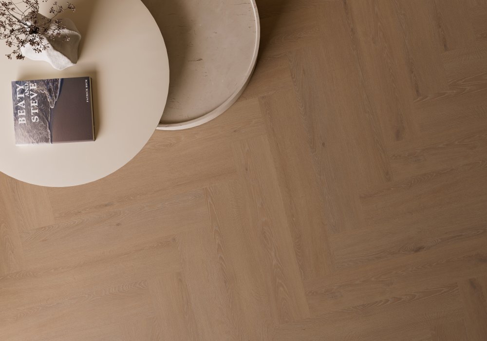 Belakos Cervo 21 Walvisgraat Plak PVC Bruin