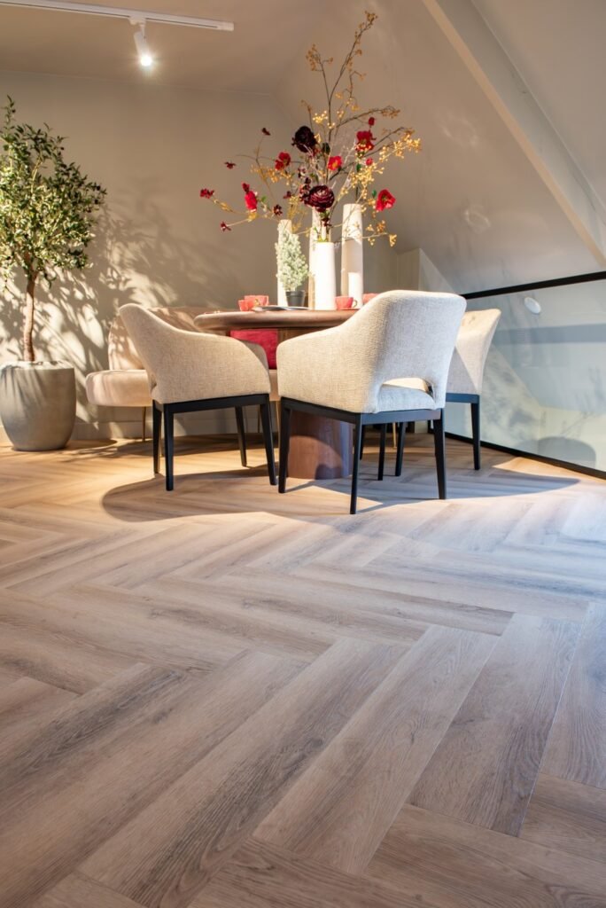 Belakos Palazzo 75 Visgraat Plak PVC Bruin